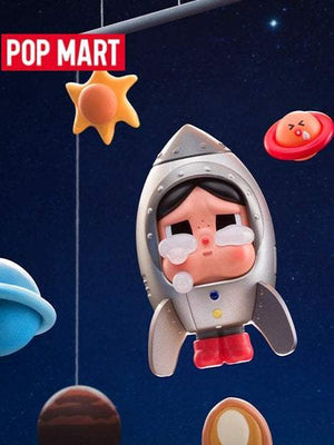 مجسمات Crybaby Crying to the Moon بوب مارت تصميم فضائي بألوان مميزة وصندوق غامض