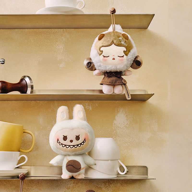 Enjoy this detailed white rabbit and barista figure from نومي بلايند بوكس and pop mart, part of the latest بلايند بوكس and صندوق غامض release by بوب مارت.