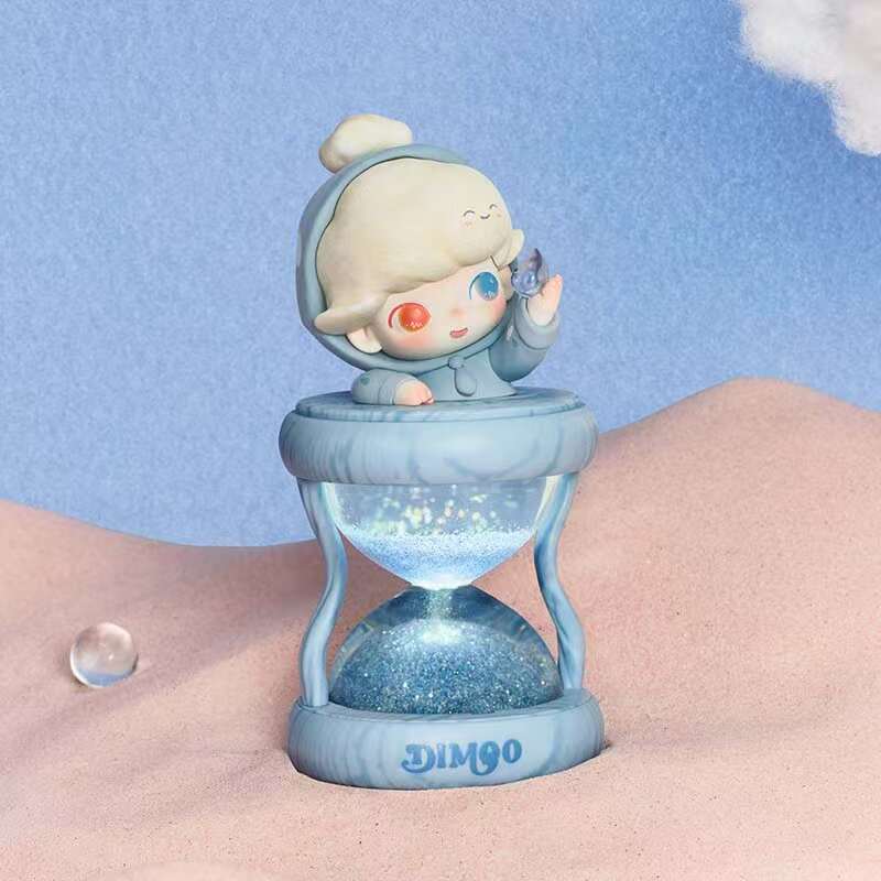Check out the blue hourglass figure in نومي بلايند بوكس items by pop mart, offering incredible بلايند بوكس and صندوق غامض surprises styled by بوب مارت.