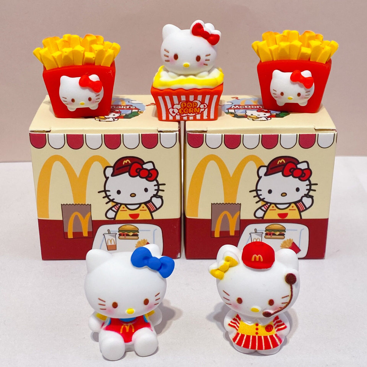 الصندوق الغامض سلسلة هالو كيتي Hello Kitty من Sanrio بمجسمات لطيفة