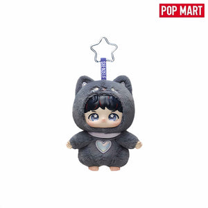 احصل على متعة الاكتشاف مع نومي بلايند بوكس ومنتجات pop mart ضمن فئة بلايند بوكس وصندوق غامض المخملي - Experience the thrill of unboxing this صندوق غامض from بوب مارت.
