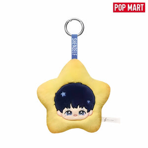 استمتع بسحر التفاصيل مع نومي بلايند بوكس من منتجات pop mart المتوفرة في كل بلايند بوكس وصندوق غامض - Collect rare pieces in this صندوق غامض by بوب مارت.